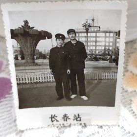 老长春站两位男士