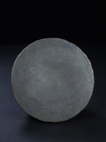 老牛角尖。尺寸高12公分x 宽9.5公分