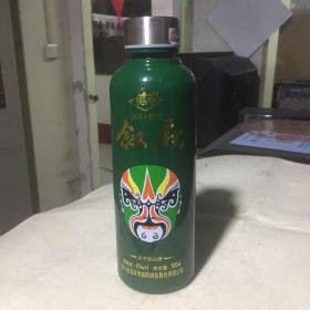 叙府酒瓶