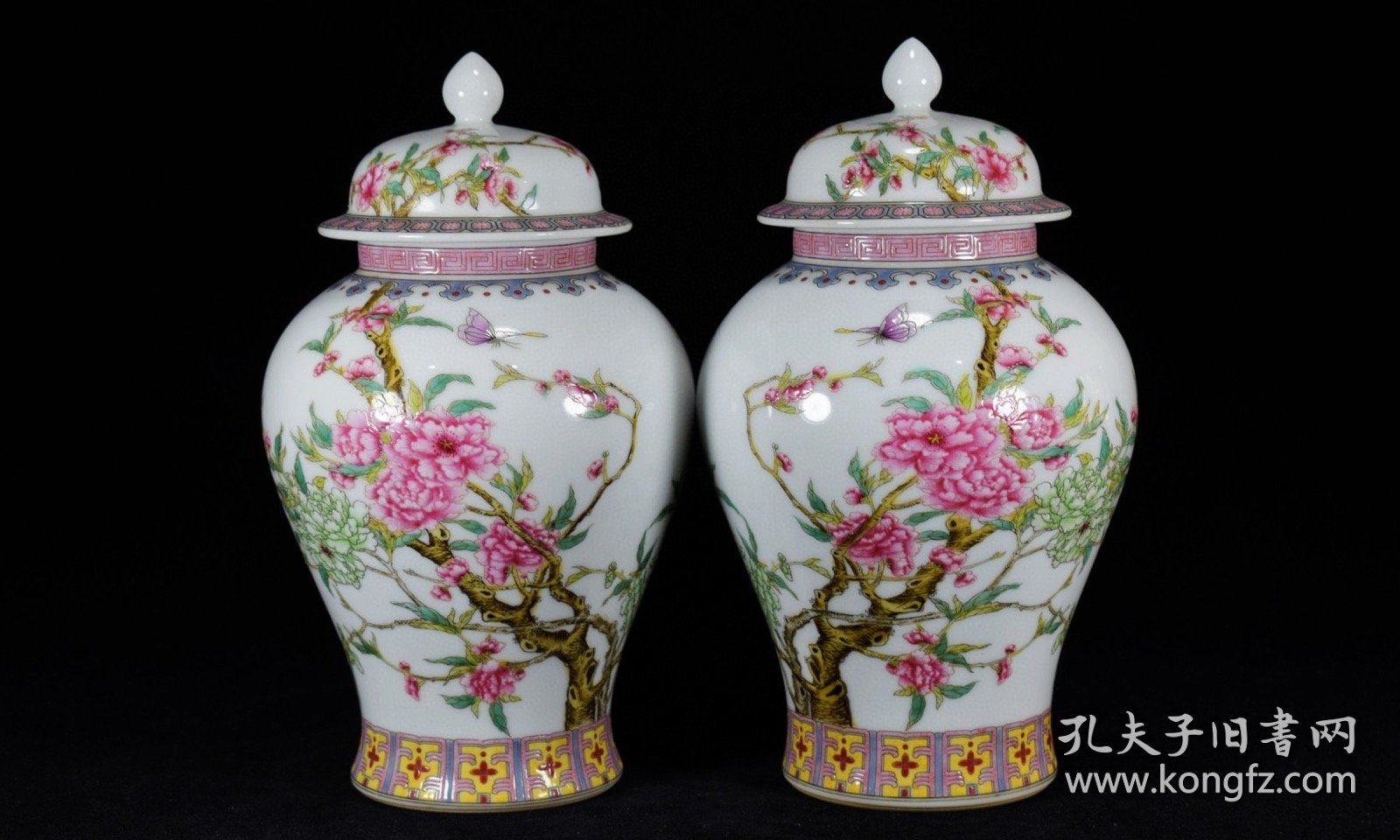 大清乾隆年制 粉彩蝶恋花将军罐 高27厘米 直径16厘米