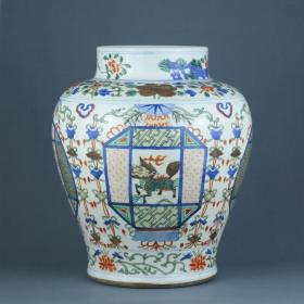 清代 五彩缠枝花卉麒麟罐
高度30.5cm，口径14.5cm，肚径27cm