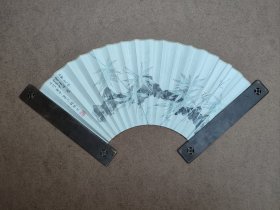 曹景祥，男，生于1995年，山东寿光人，青年画家，书画评论家，美术教育家，中国美术家协会会员，中央美术学院中国画博士，中国国家画院研究员，中国画学会会员，中国艺术研究院中国画院研究员，国家一级美术师，孙其峰艺术研究院名誉顾问，霍春阳传统艺术研究会教学主持，霍春阳美术理论课题班执行导师，霍春阳美术创作高研班主讲教师，中国观赏石协会会员，中国收藏家协会会员