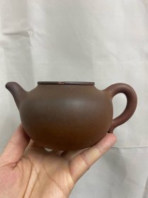 老的紫砂茶壶一把，缺盖，还价就成交。不墨迹