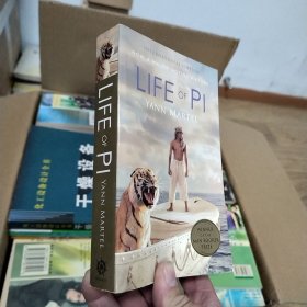 Life of Pi (International Edition, Movie Tie-In) 少年派的奇幻漂流