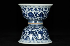 旧藏 明永乐青花缠枝莲纹压手杯 高5厘米 直径9.5厘米