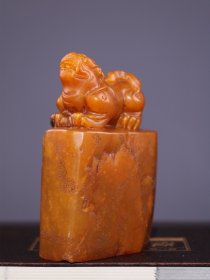 珍品田黄石精雕印章【招财貔貅】老闲章摆件