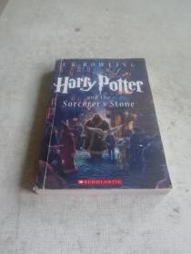 Harry Potter and the Sorcerer's Stone (Harry Potter Series, Book 1)