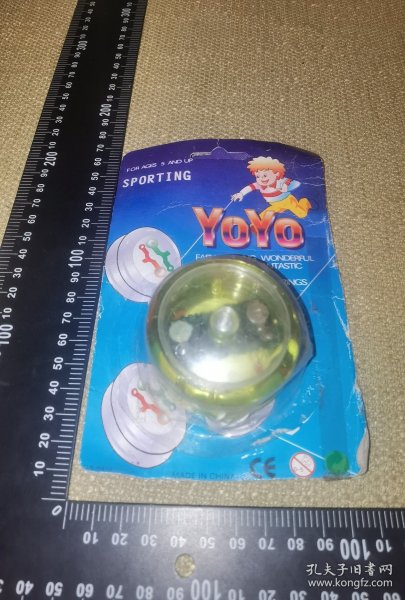 《YOYO》（旧款陀螺玩具/未使用自然旧/里面的电子都不能使用了吧，不保一切功能/实图所示）