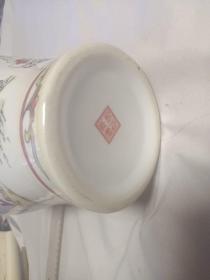 “水泊梁山”白酒酒瓶：水浒人物——武松、李逵、鲁智深（景德镇款）喜欢水浒题材不要错过.高31厘米