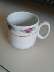 80年代中国景德镇花卉杯子