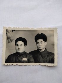 中国人民志愿军——1954年（佩戴胸标,有题跋）.