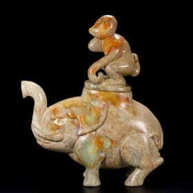 精品和田玉 ，封侯拜象，玉质细腻，包浆厚重，沁色入骨，雕工精细，品相完美，细节如图，长23宽8高27厘米，总重8斤，