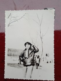 1980年代《老照片》穿皮衣的时尚姑娘