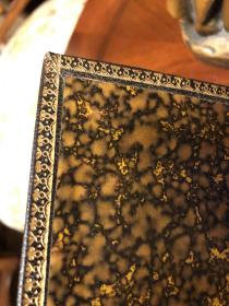 《司各特诗集》Walter Scott 1890年出版
小巧精致，全摩洛哥羊皮装帧，竹节背压花烫金，大理石衬纸，大量精美版画插图，边角工艺细腻。
几乎全新，收藏佳品。