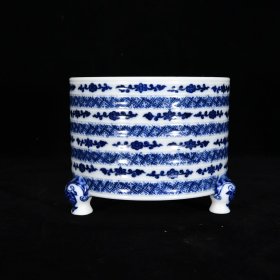 大清乾隆年制青花花卉纹三足香炉(奁) 尺寸10×12.5cm