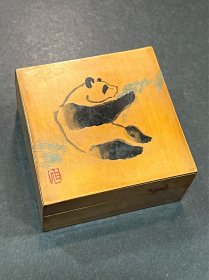 竹簧绘“大熊猫”首饰盒