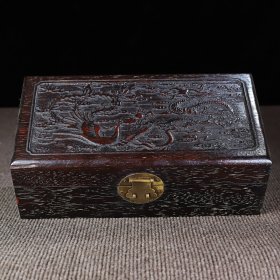 （亏本捡漏特价处理）檀木雕刻龙凤呈现小盒。 长28，宽15，高9.5厘米。