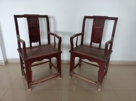 老囍字椅，完整结实 木纹清晰，特别有年代感 尺寸45x57x103x53/