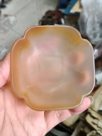 玛瑙笔洗，完好，背光看的纹应该是水线，里外表面看都没裂，工好