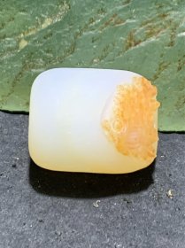 精美亚光高玉化海洋玉髓手工俏色巧雕神仙鱼随形桶珠一个！