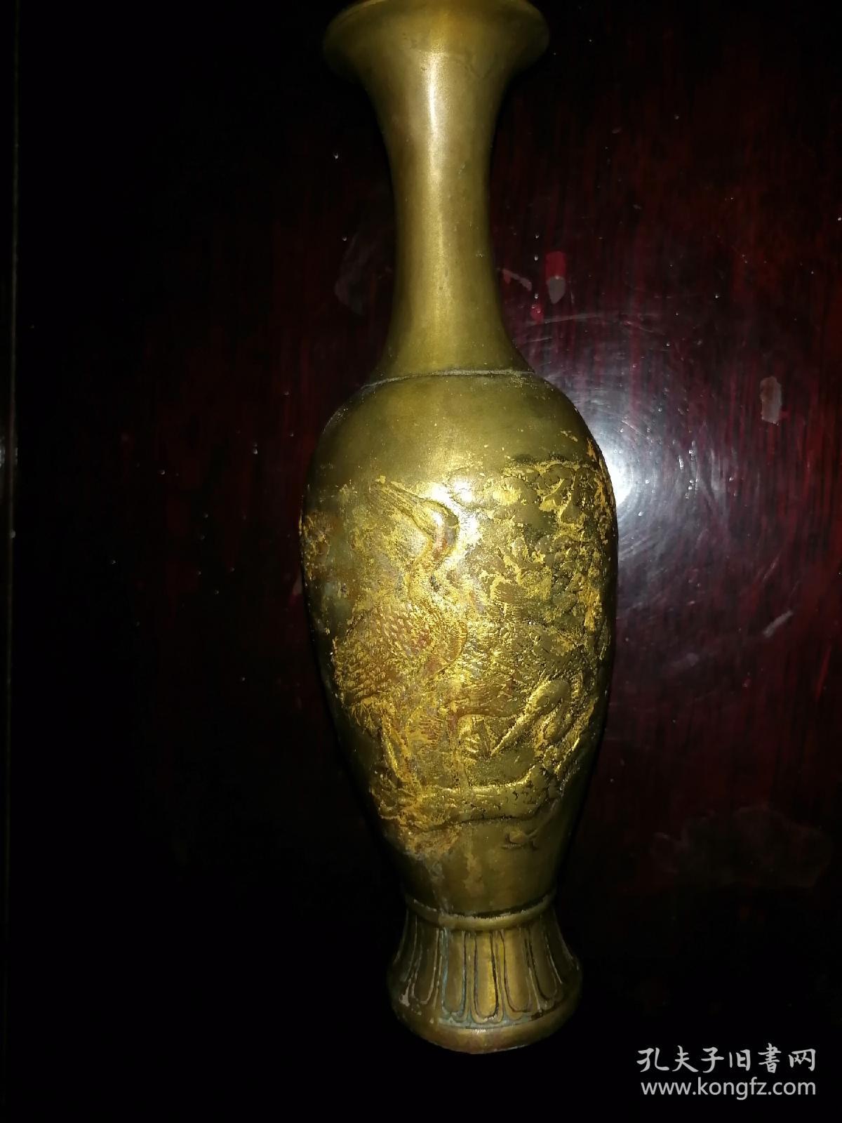 旧藏——点金老黄铜花瓶一对【赏品】白光夜光两种拍摄，细节如图所示，重1387克。