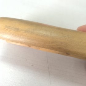 茶道具:日本实木茶道具,一木挖茶则,茶道必备工具,像是日本黑柿木,具体什么木购者自鉴,手工制作,竹子形状,非常细腻光滑。