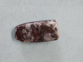 桂林鸡血石 石质滋润细腻 硬度为6.5-7度 不易磨损 不怕酸碱侵蚀