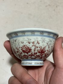 青花釉里红杯子01