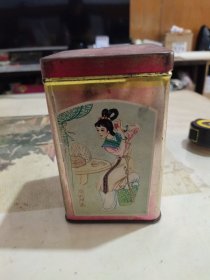 60年天津市生物制药厂彩绘红楼梦人物药盒一个，珠峰牌，基本完整。