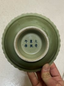 雕刻瓷盘子