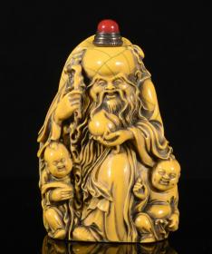 旧藏民间仿象牙童子寿星鼻烟壶，手工雕刻，品相完整、高 8 厘米，长  5 厘米，厚度 3 厘米，