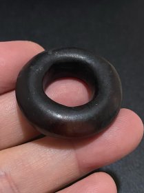 高古老玉玉环袈裟环，皮壳包浆自然，越盘越漂亮。