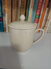 茶杯  鲁青瓷中的精品，黄秘 七十年代，包老保真到代