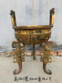 旧藏:铜鎏金三足冲天耳香炉一个，铸造技艺精湛，做工精细，包浆自然，保存完整，细节如图。