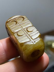 旧藏良渚文化玉琮 硬玉老黄玉