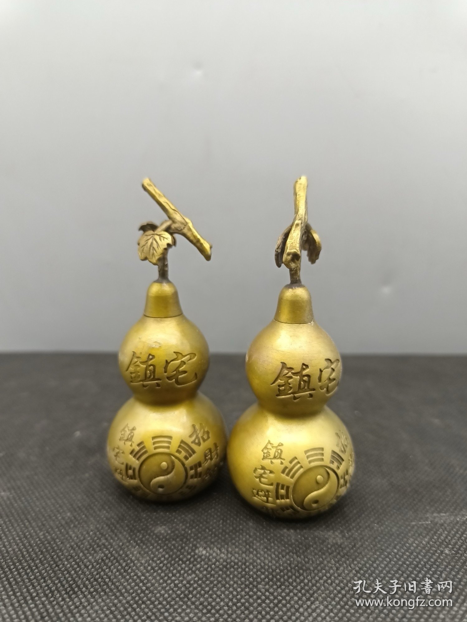 铜葫芦摆件一对，品相如图