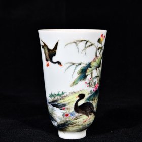 大清雍正年制珐琅彩洋彩粉彩芦塘归雁纹闻香杯 高9.4径5.8厘米1
