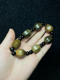 花梨木镶嵌螺钿首饰盒内珍藏高古玉手串 手串尺寸:直径15毫米 首饰盒尺寸:长宽高13.5/8/6厘米