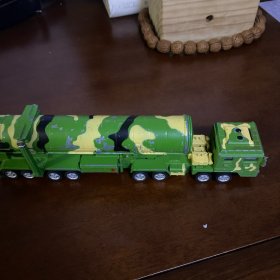 中国导弹车