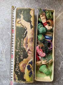 民国老明星牌商标纸盒。里面带了刺绣绣花线卷尺针等。包老保真怀旧特价处理