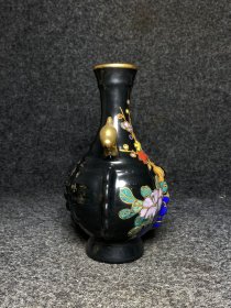 珍藏瓷花瓶尺寸：直径11厘米，高19.3厘米。 盒子尺寸：长宽高26.5/17/15厘米
