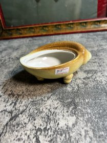 80年代左右，三足海螺造型小水养盆一只y