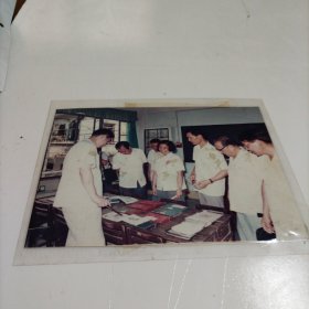 朱森林、张汉青视察广州市旧部前小学（1986年）