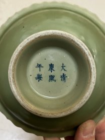 雕刻瓷盘子