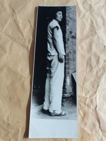 中年妇女全身照