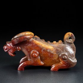 精品和田玉 ，玉质细腻，包浆厚重，沁色入骨，雕工精细，品相完美，细节如图，长12宽4.5高5.5厘米，重371克，