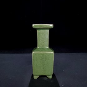 宋汝窑“甲申殿”款青绿釉四方瓶 尺寸高18.4CM直径8CM