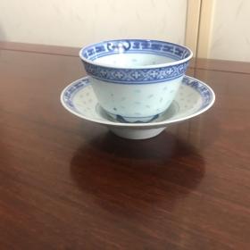 H-0417日本回流 明清陶瓷 老茶器 （光绪本朝 二缸 玩玉款 龙芯 素青花玲珑茶具一套（1杯1托）/全品