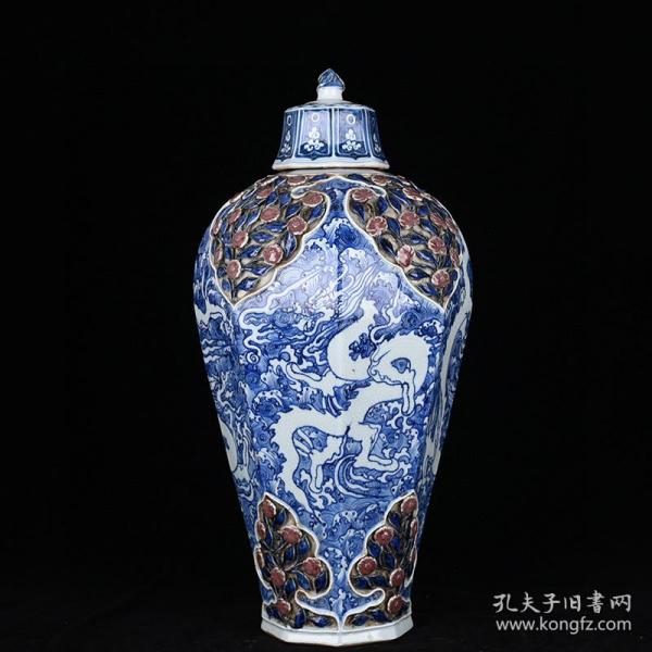 元青花釉里红贴塑花卉海水刻白龙纹八方梅瓶