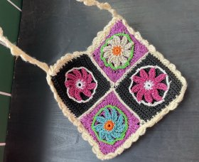 独家老工艺：纯手作精美镂空编织繁美花朵四格拼接波浪花边单肩斜挎包无内衬（提绳长41*2cm）